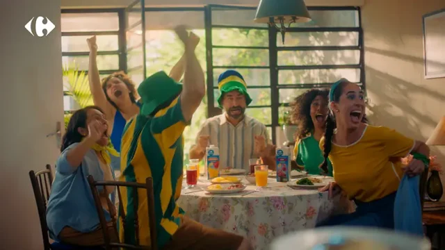 Campanha multicanal conecta consumo, cultura e futebol com releitura de clássico de Martinho da Vila e ações digitais.