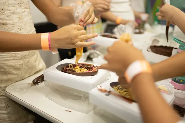 Y&aacute;zigi Aracaju aposta em temas afetivos e experi&ecirc;ncias culturais para ensinar ingl&ecirc;s a crian&ccedil;as, estimulando aprendizado e repert&oacute;rio desde os 3 anos.