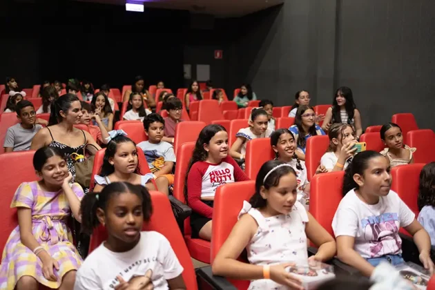 Y&aacute;zigi Aracaju aposta em temas afetivos e experi&ecirc;ncias culturais para ensinar ingl&ecirc;s a crian&ccedil;as, estimulando aprendizado e repert&oacute;rio desde os 3 anos.