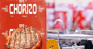 Competição reúne influenciadores e avalia criatividade, sabor e execução em churrasqueiras improvisadas, com exibição nas redes sociais da marca.