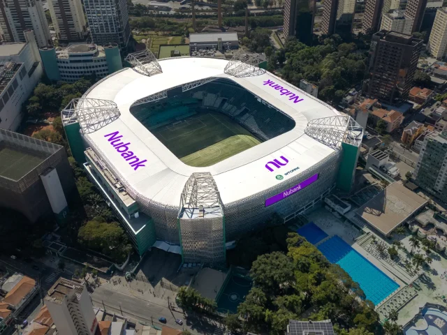 Nubank assume naming rights da arena do Palmeiras; nome será escolhido por votação popular O Nubank assumiu os naming rights da arena do Palmeiras. O nome será escolhido por votação popular entre Nubank Parque, Nubank Arena ou Parque Nubank. Vote em nubank.com.br/vote até 30 de abril.