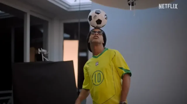 Netflix aposta em Ronaldinho Gaúcho e lança série de documentários sobre futebol.