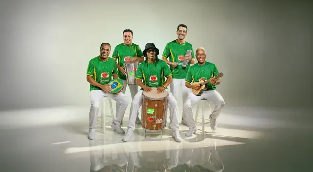 Ivete Sangalo e campeões do penta fazem esquenta histórico antes de amistoso da Seleção Brasileira Ivete Sangalo e os campeões mundiais Ronaldinho Gaúcho, Edílson, Júnior, Belletti e Denílson participam de show especial no Maracanã antes do amistoso da Seleção Brasileira.