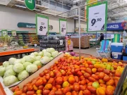 Preços de frutas, verduras e legumes disparam no Brasil e pressionam consumidores Alta nos combustíveis e chuvas intensas impactam logística e elevam preços de frutas, verduras e legumes no Brasil.