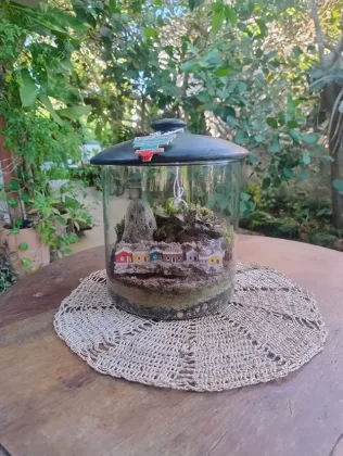 Jardim em Miniatura lan&ccedil;a cat&aacute;logo de terr&aacute;rios e mini jardins para o Dia das M&atilde;es, com foco em presentes afetivos e duradouros.