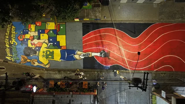 Centauro reúne futebol, arte e música em esquenta para a Copa do Mundo no Pacaembu Centauro promove esquenta para a Copa do Mundo 2026 na Mercado Livre Arena Pacaembu. Evento reúne arte temática, futebol, influenciadores e parceria com a Deezer.