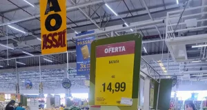 Tomate e batata-inglesa lideraram a alta dos alimentos em junho, segundo o IBGE. IPCA-15 aponta inflação de 0,41%, com forte impacto da alimentação no domicílio.