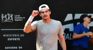 Brasileiro derrota o argentino Juan Manuel La Serna e decide o título do ATP Challenger 50 contra Gonzalo Villanueva neste domingo.