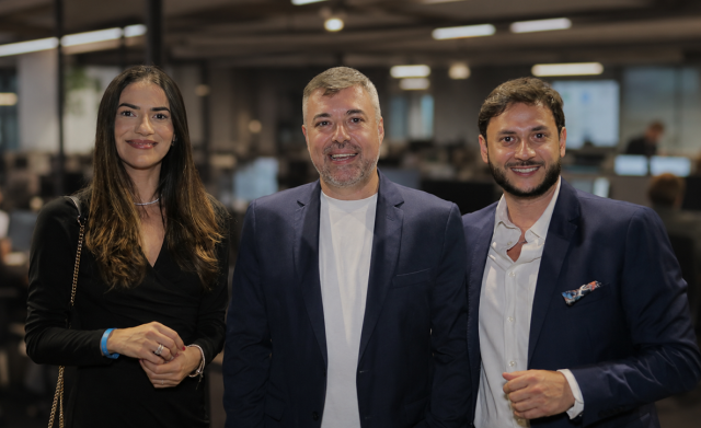 Agência amplia atuação consultiva diante da internalização das equipes de marketing e reposiciona seu papel em um mercado cada vez mais orientado por dados, tecnologia e decisões estratégicas.