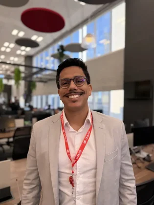 A EVEO reorganizou sua opera&ccedil;&atilde;o comercial para ampliar a atua&ccedil;&atilde;o em private cloud e infraestrutura de intelig&ecirc;ncia artificial. Com investimento de R$ 100 milh&otilde;es da XP Asset, a empresa mira R$ 500 milh&otilde;es em receita at&eacute; 2030.