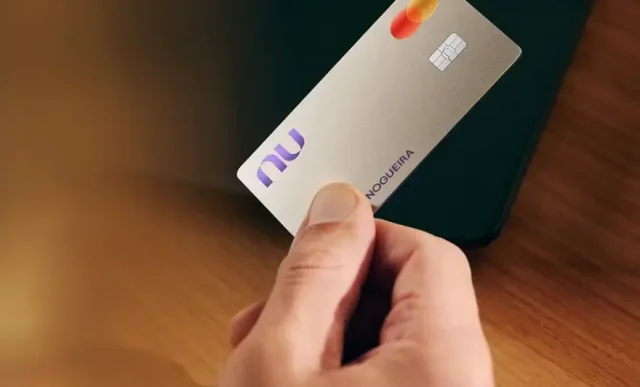Nubank lança o segmento Croma com cartão Mastercard Platinum, cashback imediato, pontos para programas de milhas, ChatGPT Go, NuCel, investimentos de até 130% do CDI e benefícios exclusivos.