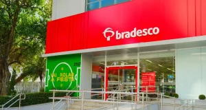 Rede física passou de 1.938 para 1.844 agências entre março e junho de 2026, enquanto 99% das transações já ocorrem em canais digitais.