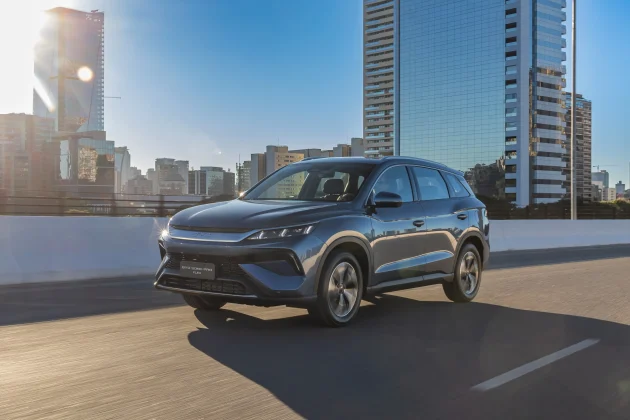 A BYD lan&ccedil;ou uma campanha que re&uacute;ne 30 "haters" para conhecer o novo Song Pro Super-H&iacute;brido Flex Fuel. O filme destaca tecnologia, efici&ecirc;ncia, conforto e seguran&ccedil;a do SUV desenvolvido para o mercado brasileiro.
