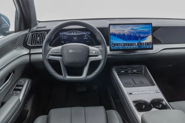 A BYD lan&ccedil;ou uma campanha que re&uacute;ne 30 "haters" para conhecer o novo Song Pro Super-H&iacute;brido Flex Fuel. O filme destaca tecnologia, efici&ecirc;ncia, conforto e seguran&ccedil;a do SUV desenvolvido para o mercado brasileiro.