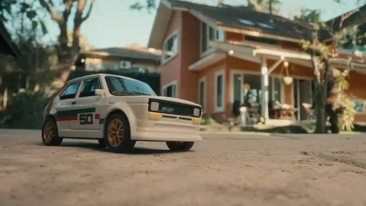A Fiat lan&ccedil;ou uma cole&ccedil;&atilde;o especial de miniaturas do Fiat 147, Uno e Strada para celebrar seus 50 anos no Brasil. Produtos j&aacute; est&atilde;o dispon&iacute;veis na Fiatwear, Ri Happy e TikTok Shop.