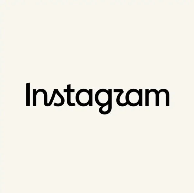 Instagram apresenta nova marca após dez anos, com mudanças no logo, tipografia, cores e elementos gráficos da marca.
