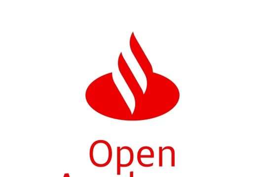 Santander oferece 10 mil vagas gratuitas em cursos online de inglês, espanhol e francês. Programa usa inteligência artificial e realidade virtual.