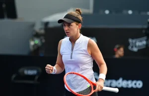 Badosa é eliminada por Podoroska, que avança à final do SP Open Nadia Podoroska comemora ponto durante partida de tênis no SP Open 2026, em São Paulo.