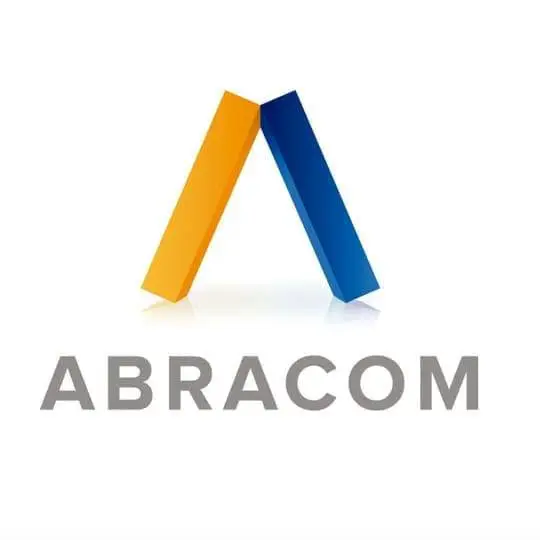 Abracom realiza o 14º Verso e Reverso em setembro, com debates sobre Comunicação Interna, neurociência, atenção humana, métricas e engajamento.