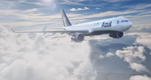 Aeronave da Azul em voo, representando a operação da companhia após falhas no sistema GPS que afetaram voos e milhares de passageiros.