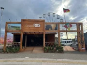 Grupo RBS participa do Acampamento Farroupilhas 2026 com transmissões, conteúdos especiais e programação no Galpão RBS, em Porto Alegre.