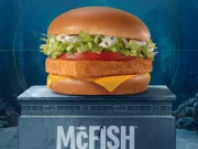 Sanduíche retorna ao cardápio do McDonald’s com opções de um ou dois filés e versões Deluxe com alface e tomate