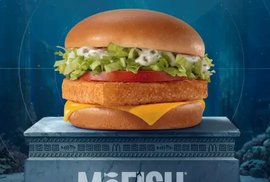Sanduíche retorna ao cardápio do McDonald’s com opções de um ou dois filés e versões Deluxe com alface e tomate