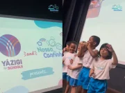 Crianças participam do Family Day do Yázigi Aracaju em parceria com o Nosso Cantinho, durante apresentação no evento.