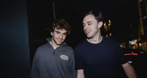 Produtora combina proximidade com a cultura jovem, repertório audiovisual e cocriação com clientes para desenvolver branded content e projetos social first. Portfólio inclui trabalhos para Coca-Cola, BYD e Denza.
