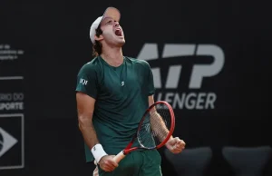Gustavo Heide enfrenta argentino na final do ATP Challenger 75 de Curitiba Gustavo Heide comemora durante partida no ATP Challenger 75 de Curitiba.