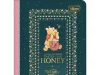 Linha comemorativa reúne cadernos, agendas, planners, cadernetas e produtos criativos inspirados no personagem da Disney.